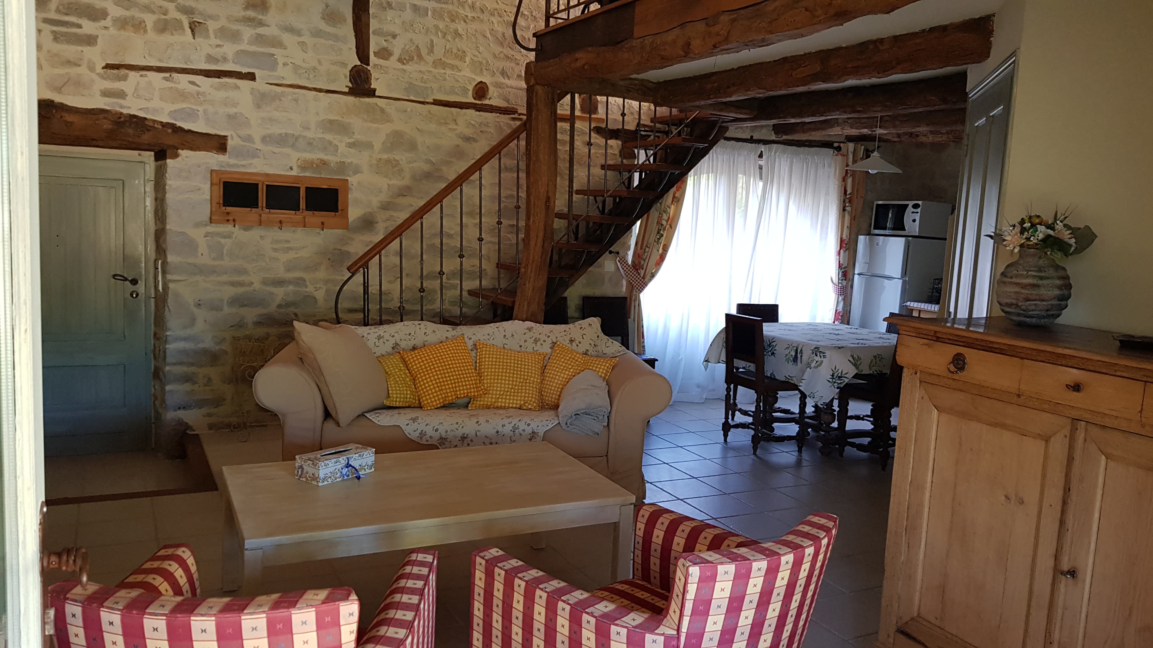 Salon et cuisine ouverte